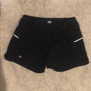 athleta girl black solid record breaker short 3”